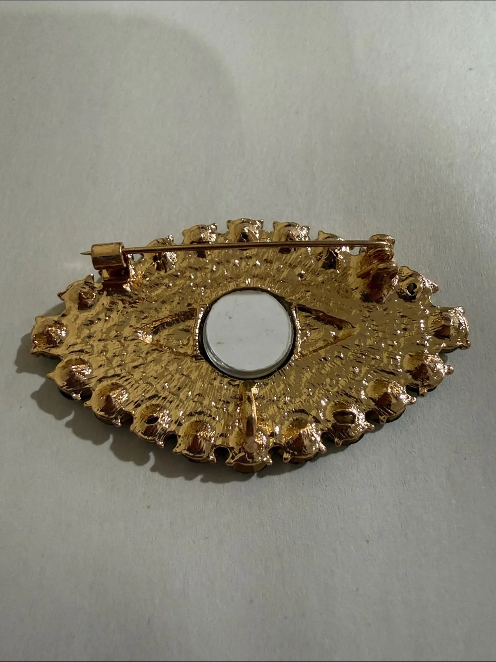 N/A decorative brooch